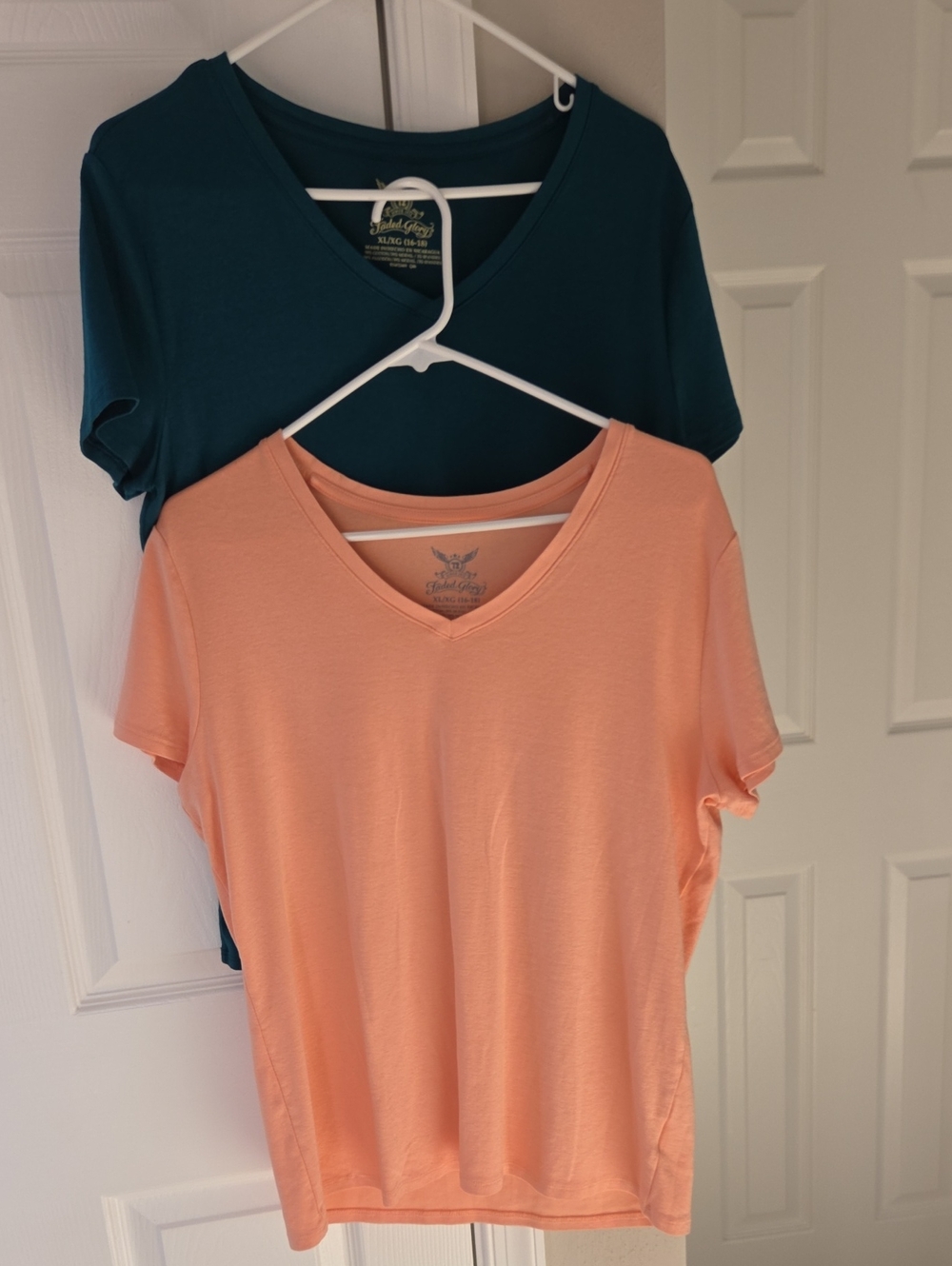 Faded Glory V Neck Tops (2)